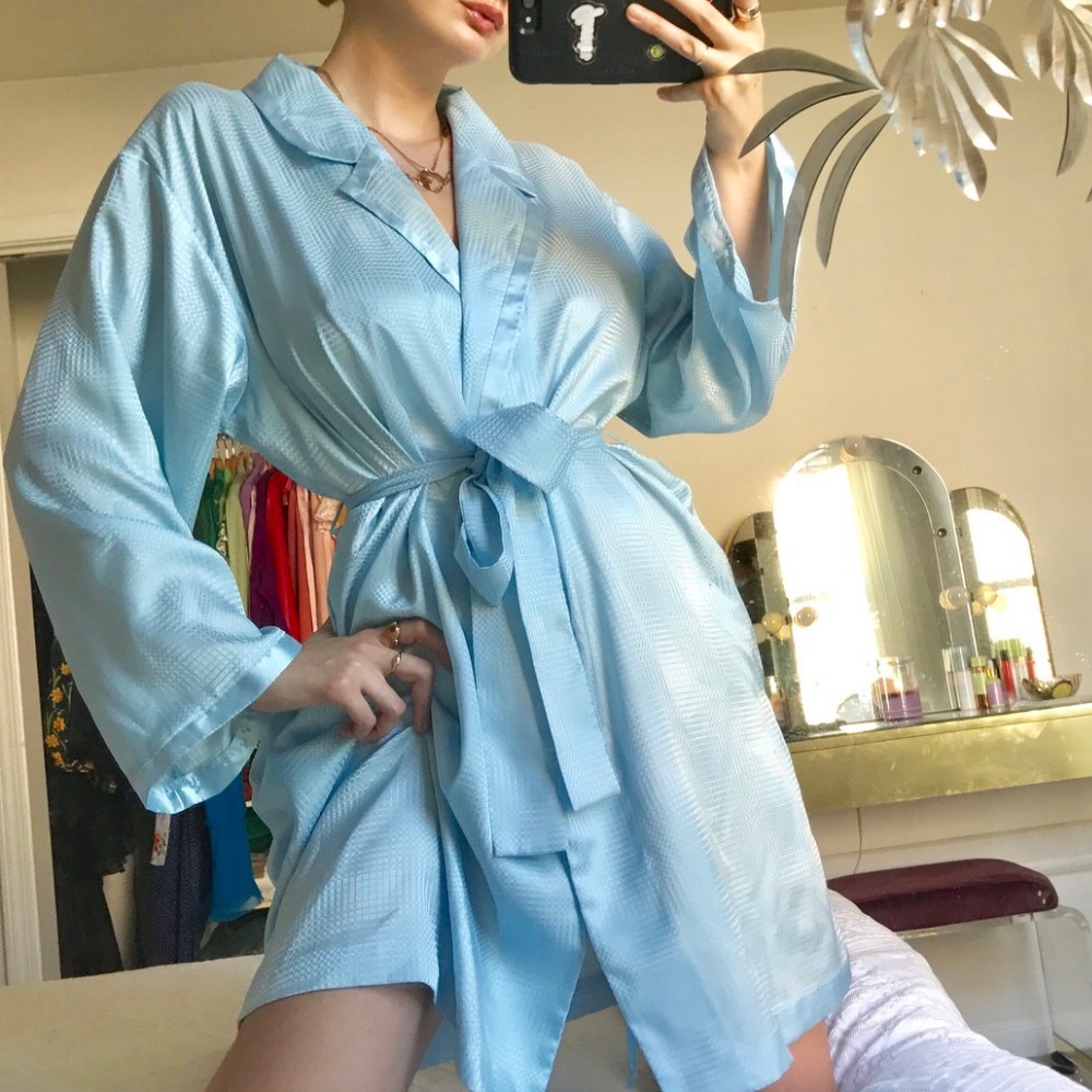 Oscar de la renta blue silk robe